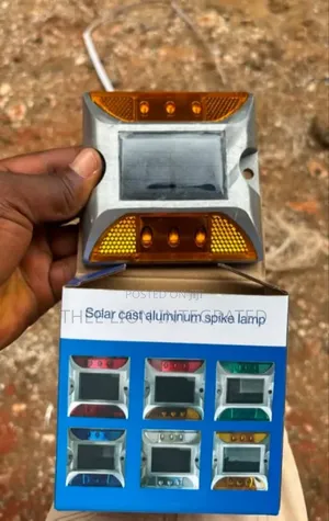 Heavy Duty Solar Cat Eye Reflective Road Stud Light