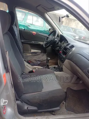 Mazda 323 1.6 2003 Silver