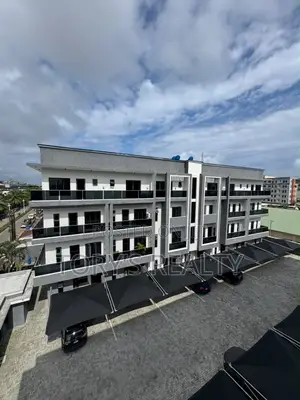 3bdrm Penthouse in Victoria Island Extension for sale