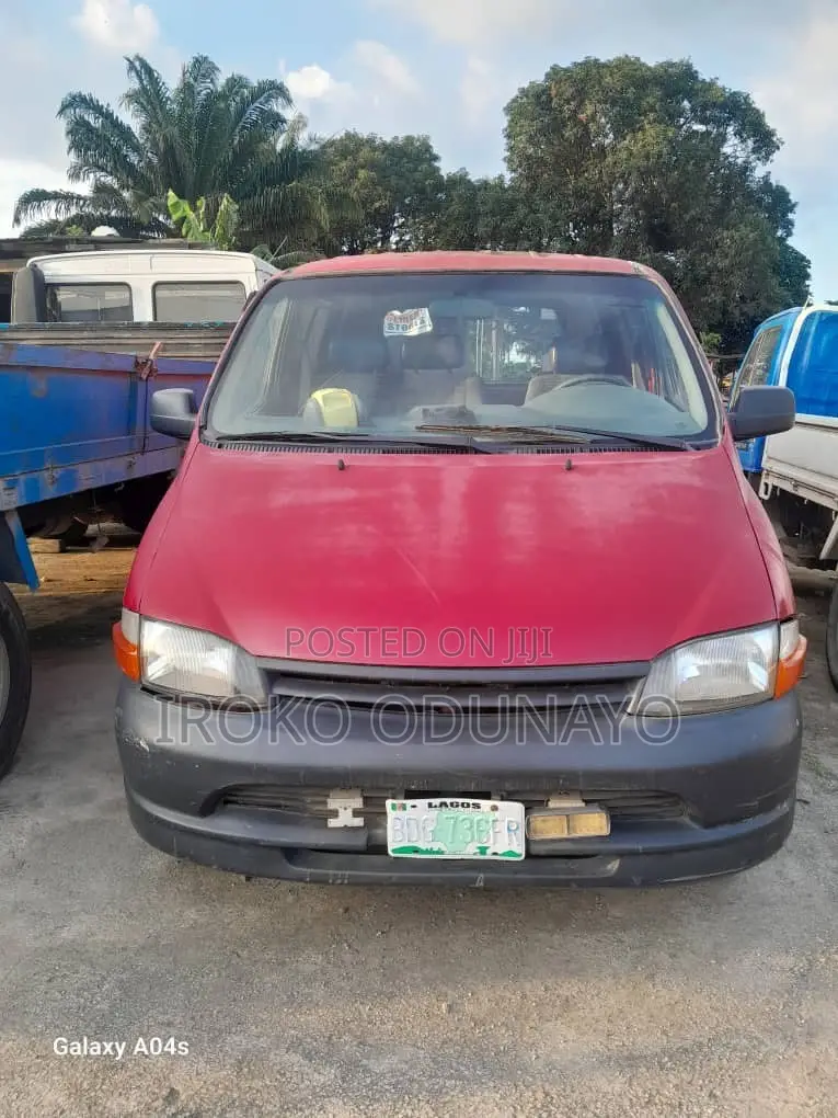 Toyota HiAce 1999 Red