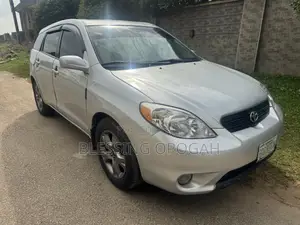 Toyota Matrix XR Hatchback FWD (1.8L 4cyl 4A) 2006 Silver
