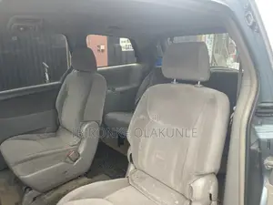 Toyota HiAce 2025 Blue