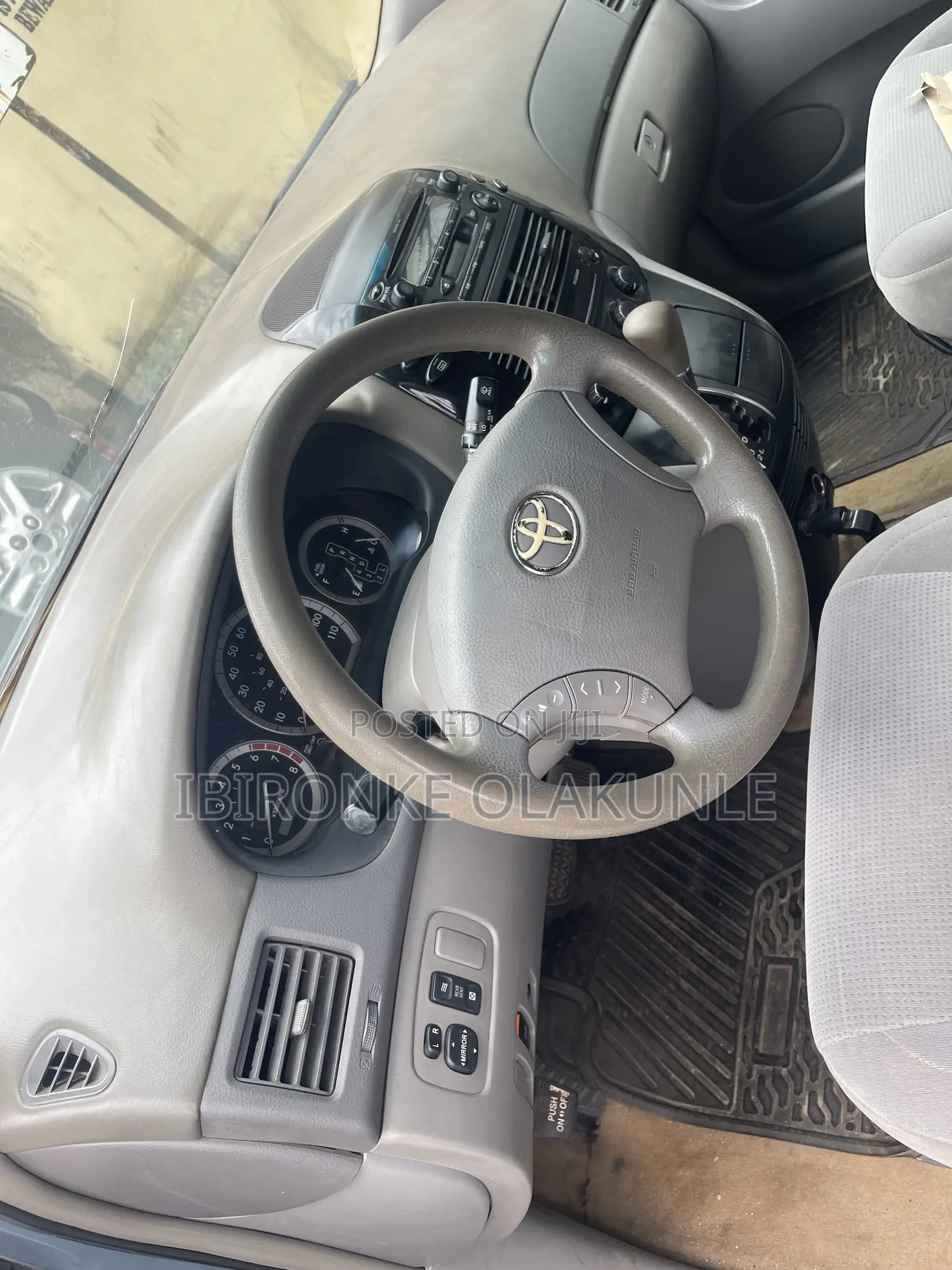 Toyota HiAce 2025 Blue