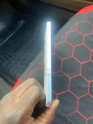 Itel A80 64 GB Silver