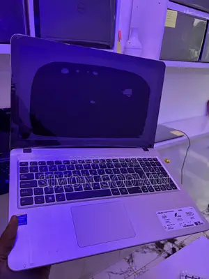 Laptop Asus 1015E 4GB Intel Core i3 HDD+SSD 250GB