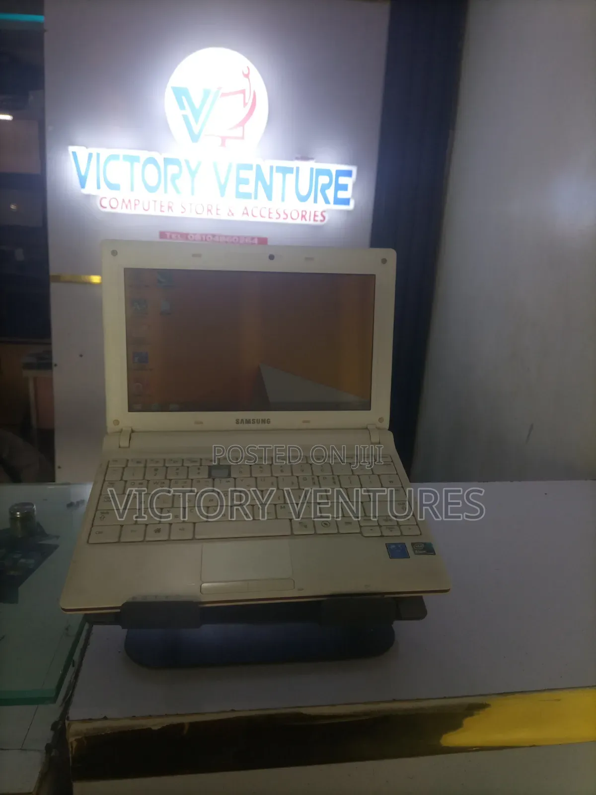 Laptop Samsung NP N100S 2GB Intel Atom HDD 320GB