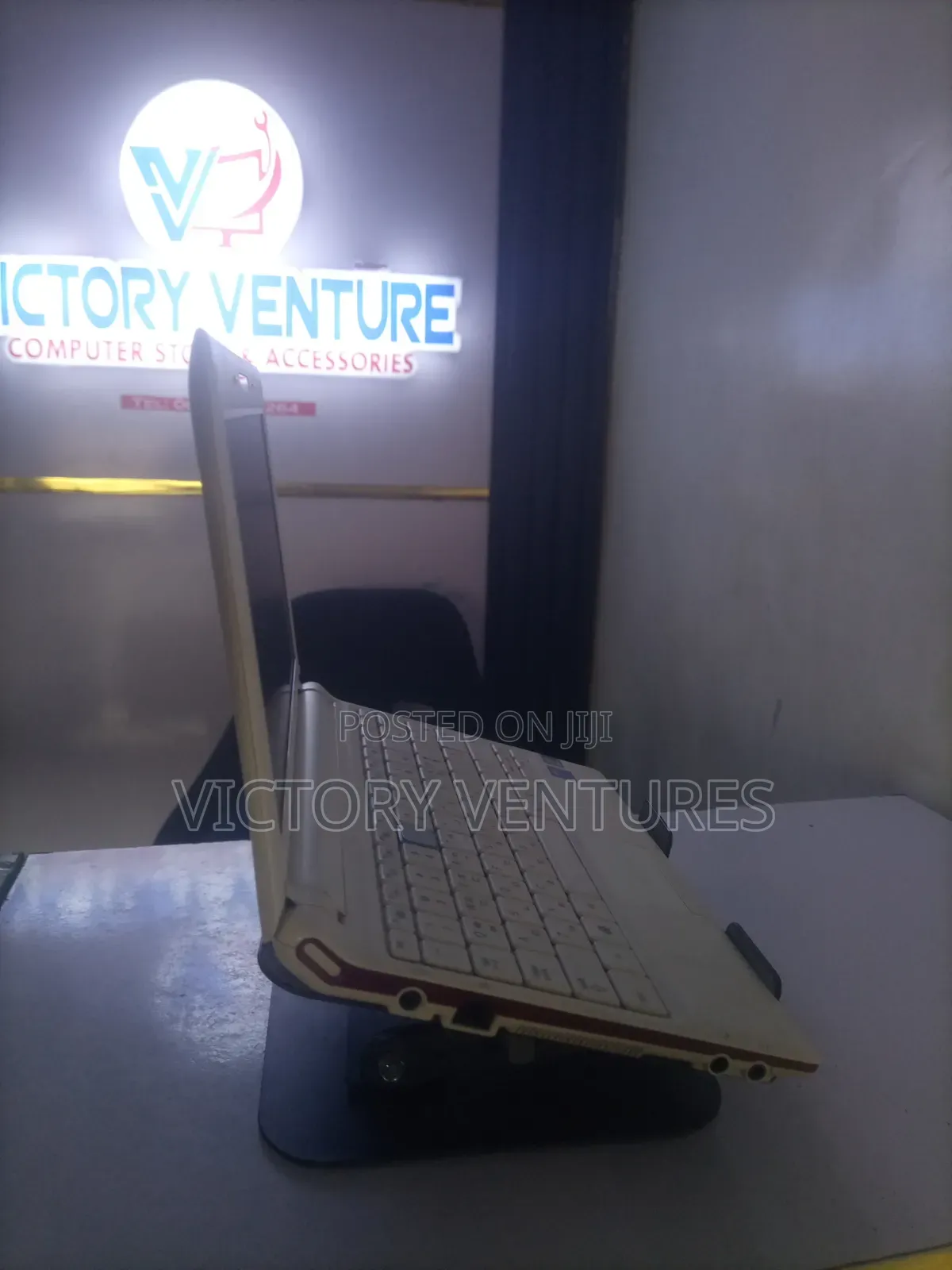 Laptop Samsung NP N100S 2GB Intel Atom HDD 320GB
