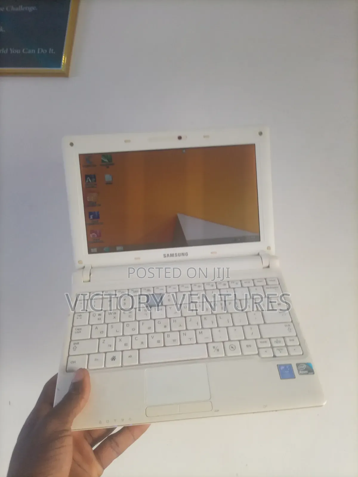 Laptop Samsung NP N100S 2GB Intel Atom HDD 320GB