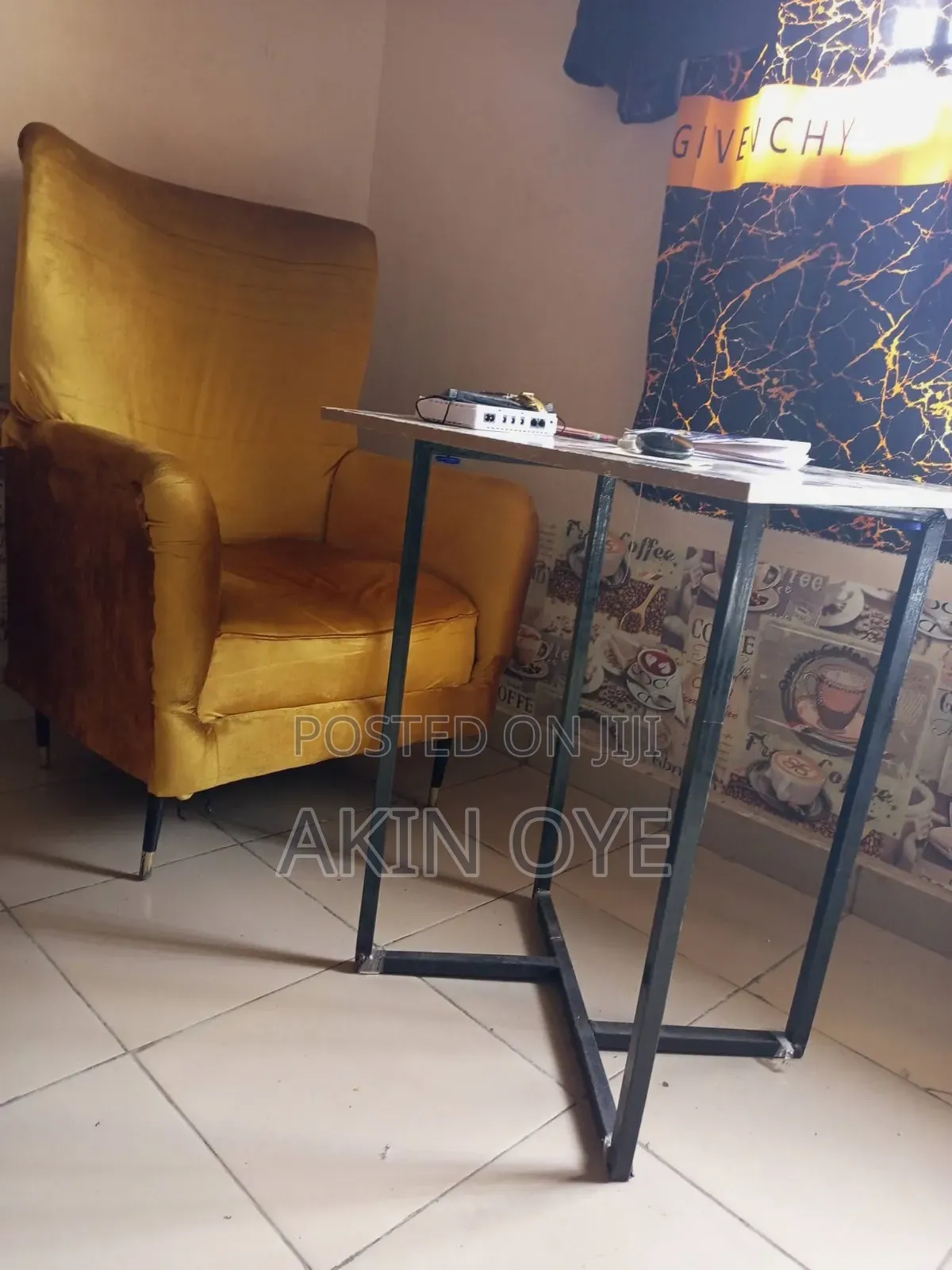 Royal Chair and Table