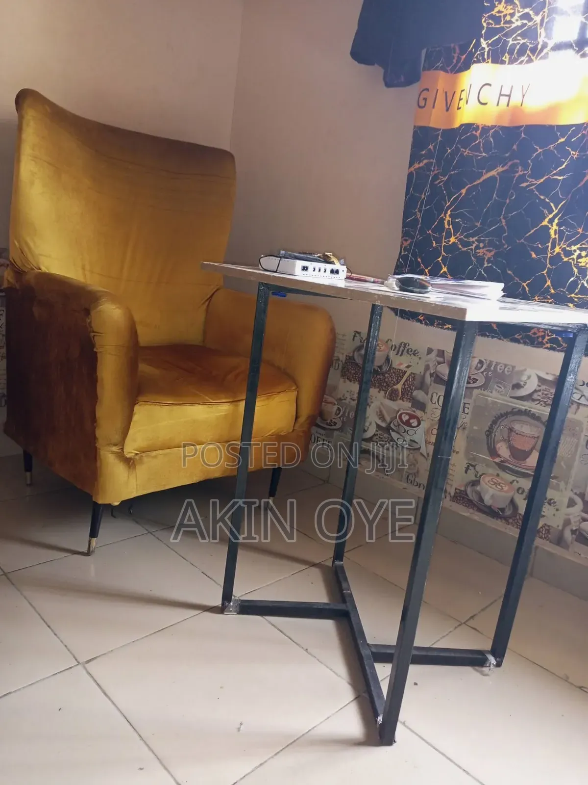 Royal Chair and Table