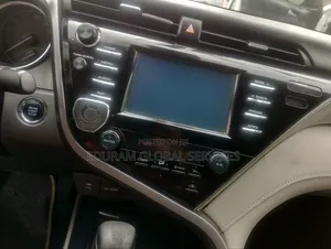 Toyota Camry 2018 Off white