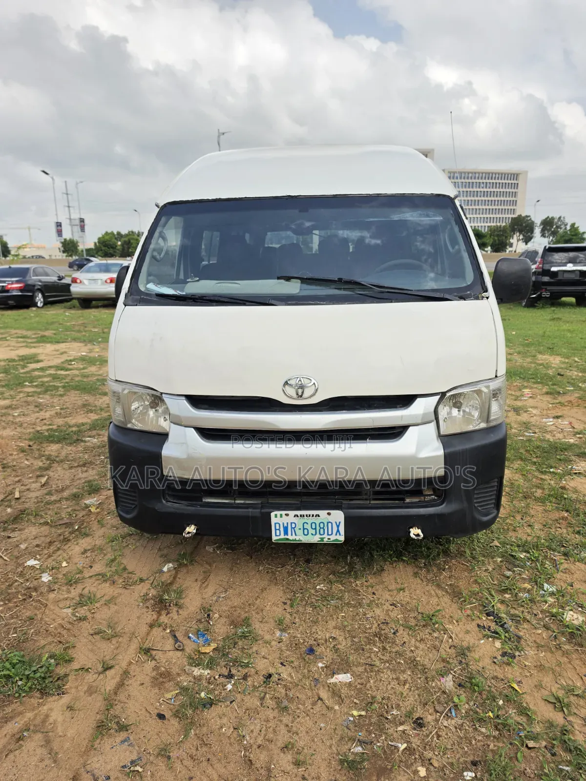 Toyota HiAce 2012 White