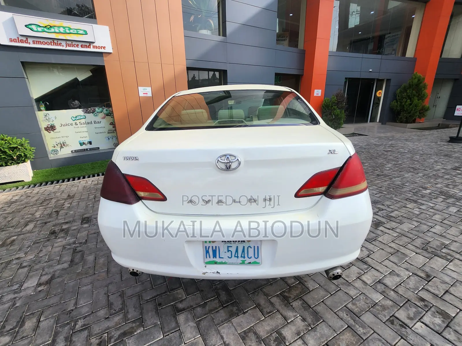 Toyota Avalon XL 2006 White