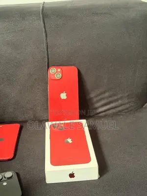 Apple iPhone 13 256 GB Red