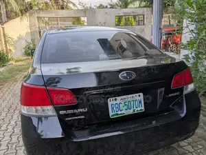 Subaru Legacy 2.5i 2011 Black
