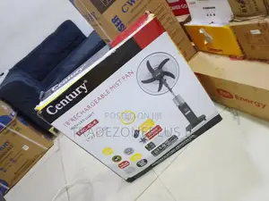 Modern Rechargeable Fan With Water Mist