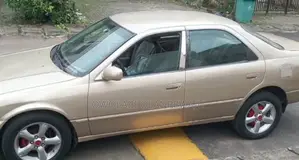 Toyota Camry Automatic 1999 Gold