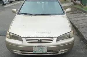 Toyota Camry Automatic 1999 Gold