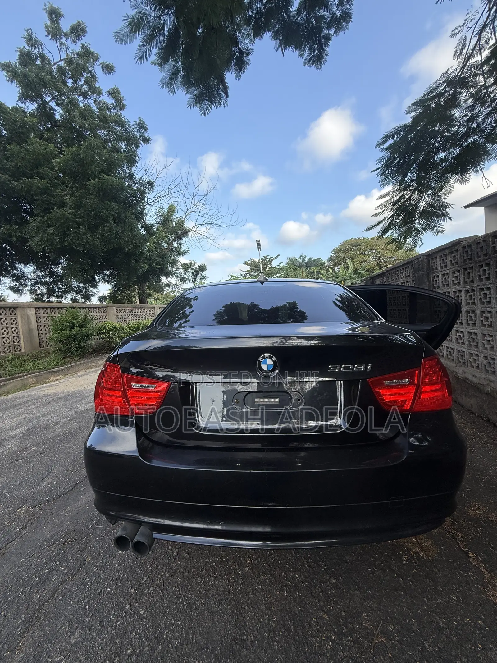 BMW 325i 2010 Black