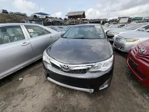 Toyota Camry XLE 4dr Sedan (2.5L 4cyl 6A) 2012 Gray