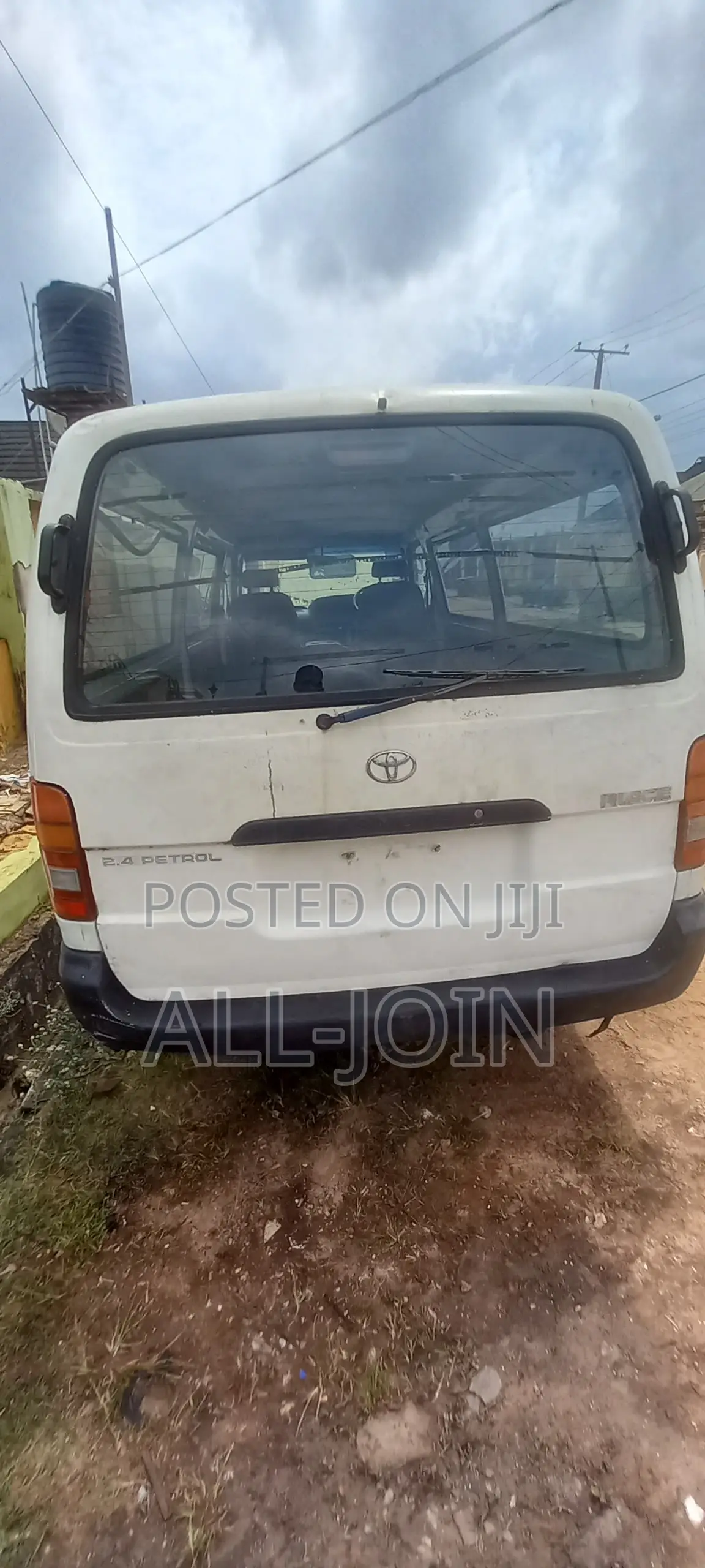 Toyota HiAce 2005 White