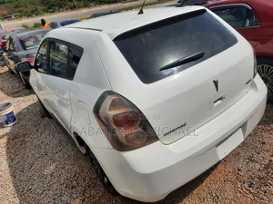 Pontiac Vibe 2010 White