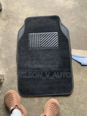 Universal Rug Black Carpet Car Floor Mat Full Set