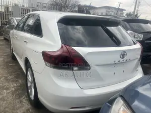 Toyota Venza XLE 2013 White