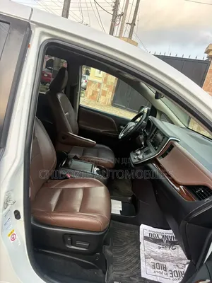 Toyota Sienna Limited Premium AWD 2019 White