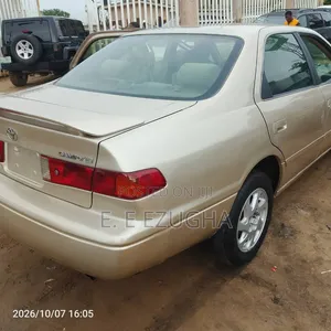 Toyota Camry Automatic 1999 Gold
