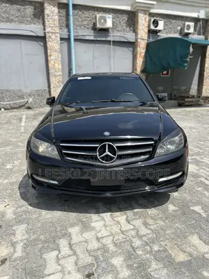 Mercedes-Benz C300 2011 Black