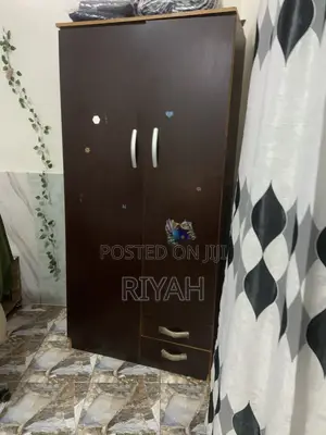 Quality Wardrobe for Sale – Spacious & Neatly Used