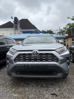 Toyota RAV4 Limited 2021 Gray