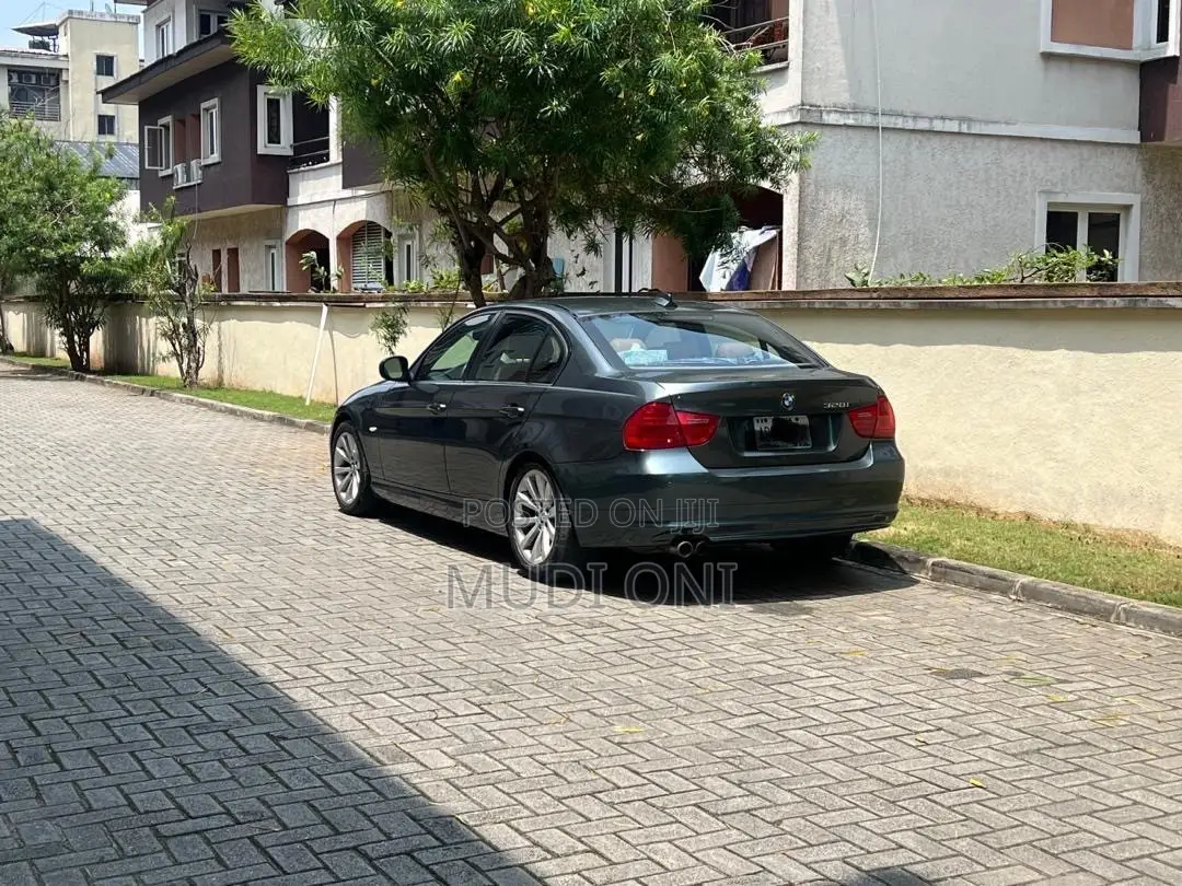 BMW 328i 2010 Green