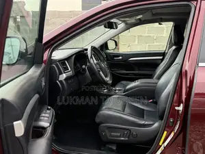 Toyota Highlander XLE 4x2 V6 (3.5L 6cyl 8A) 2017 Red