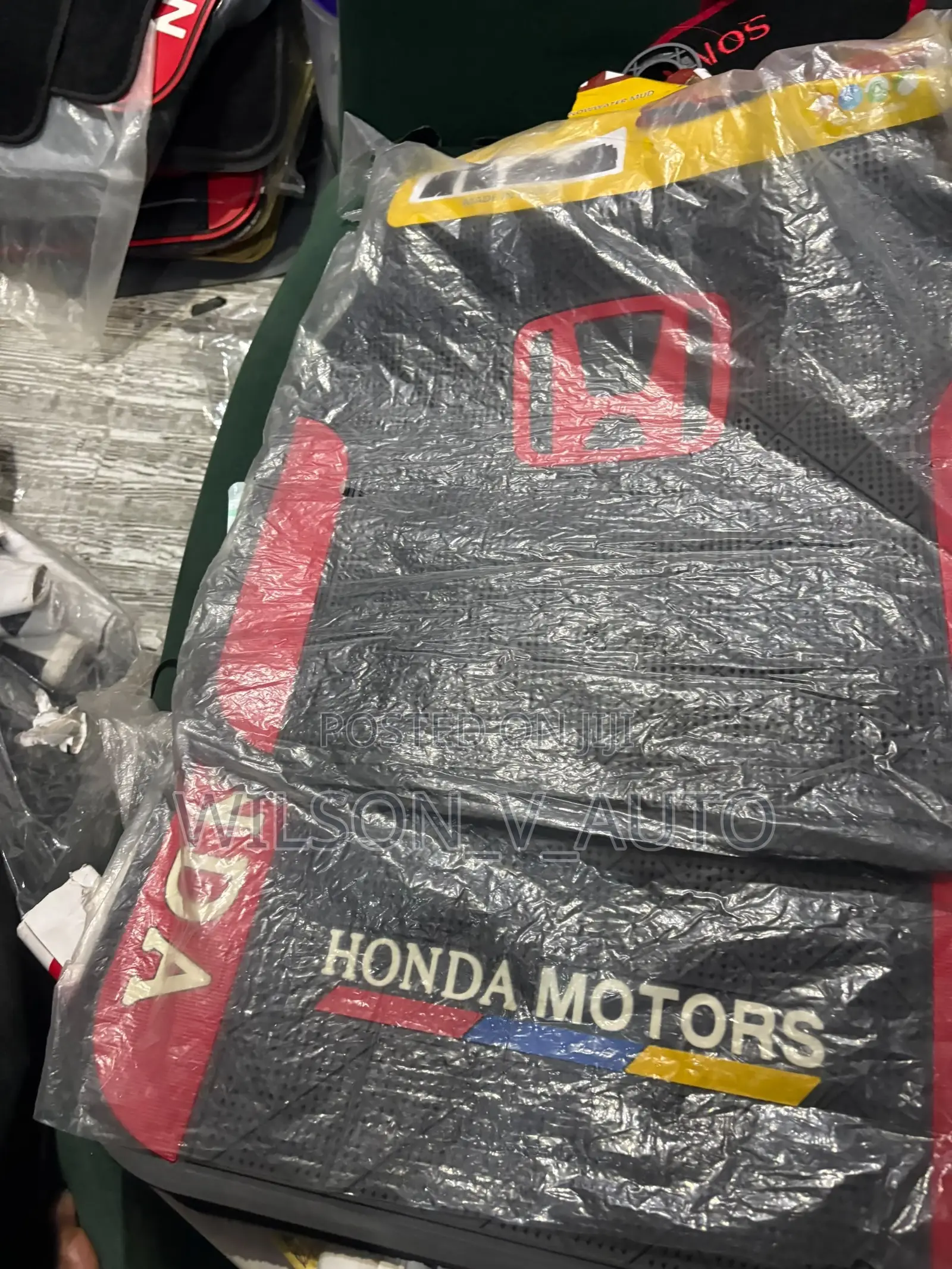 Honda Side Logo Rubber Mat