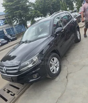 Volkswagen Tiguan SE 2013 Black