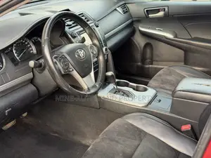 Toyota Camry SE 4dr Sedan (2.5L 4cyl 6A) 2013 Red