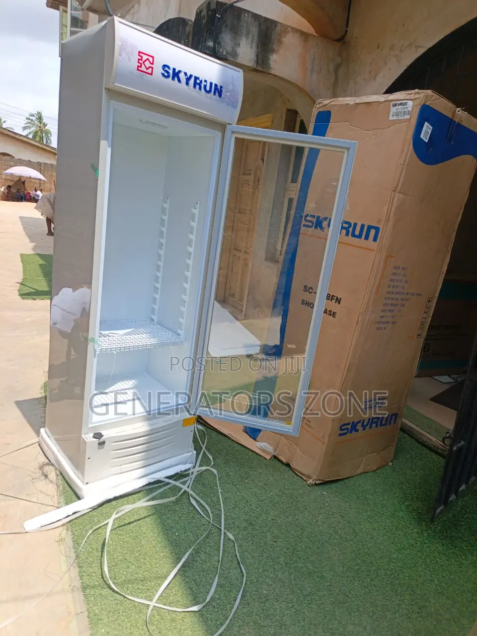 Skyrun 228L Refreshment Display Cooler