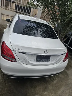Mercedes-Benz C300 Base Sedan RWD (2.0L 4cyl 7A) 2016 Off white