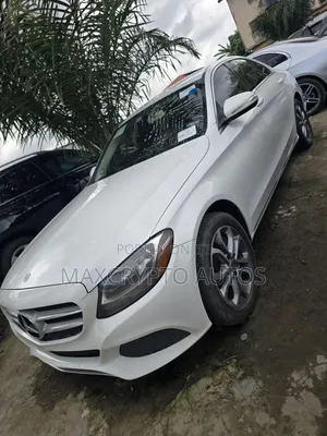Mercedes-Benz C300 Base Sedan RWD (2.0L 4cyl 7A) 2016 Off white