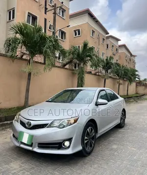 Toyota Camry 2012 Silver