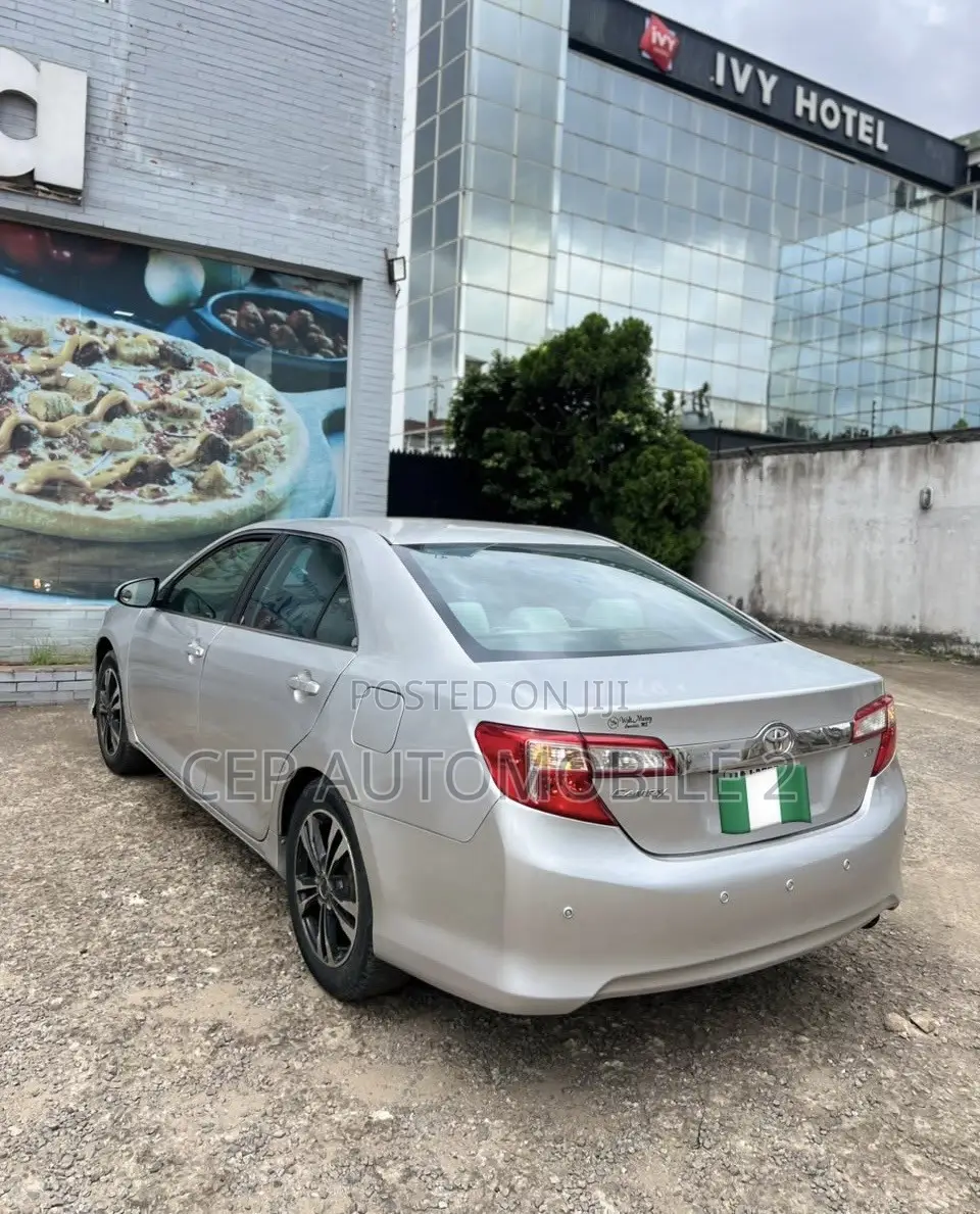 Toyota Camry 2012 Silver