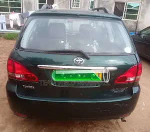 Toyota Corolla Verso 2004 Green