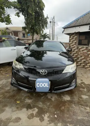 Toyota Camry SE 4dr Sedan (2.5L 4cyl 6A) 2013 Black