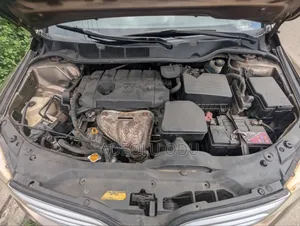 Toyota Venza LE 2010 Gold