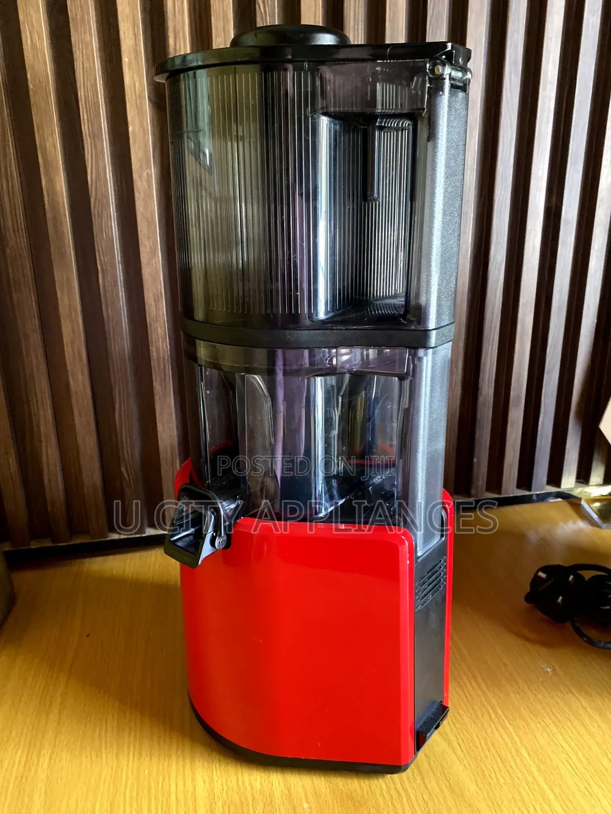 Hurom Slow Juicer With Big Feeder
