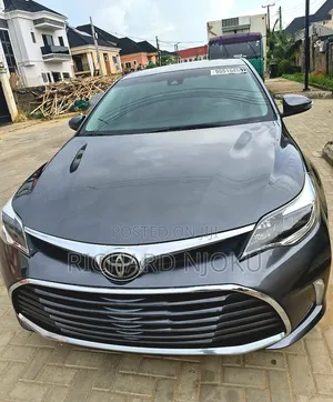 Toyota Avalon XLE Sedan FWD (3.5L 6cyl 6A) 2017 Gray