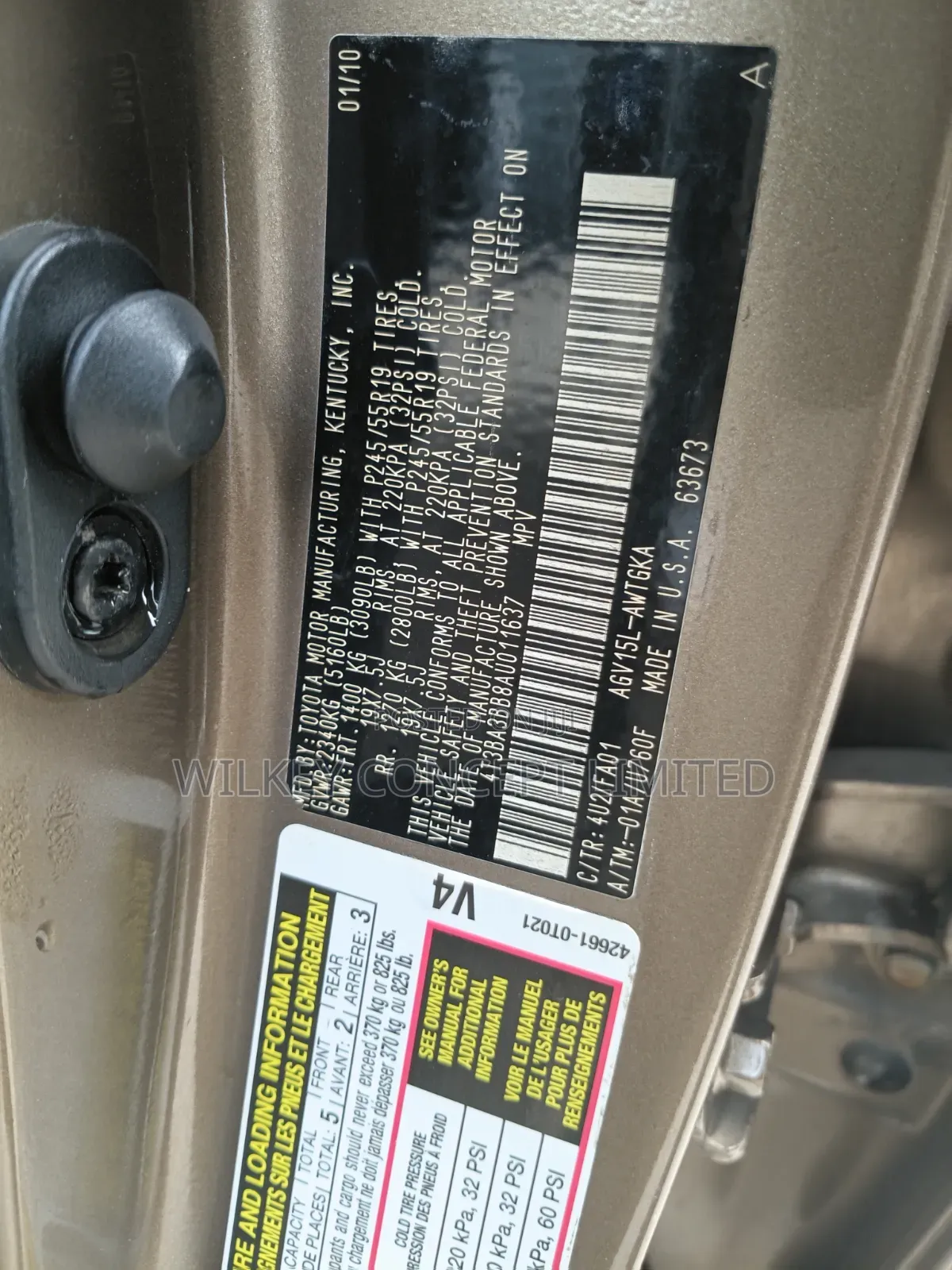 Toyota Venza LE 2010 Gold