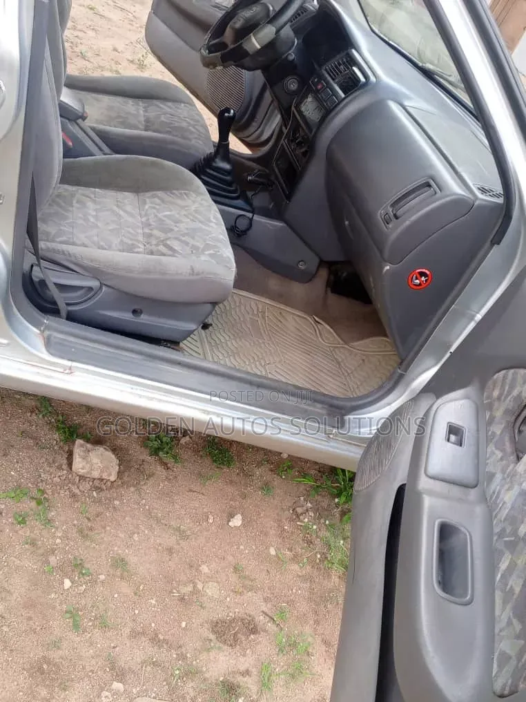 Nissan Altima 2000